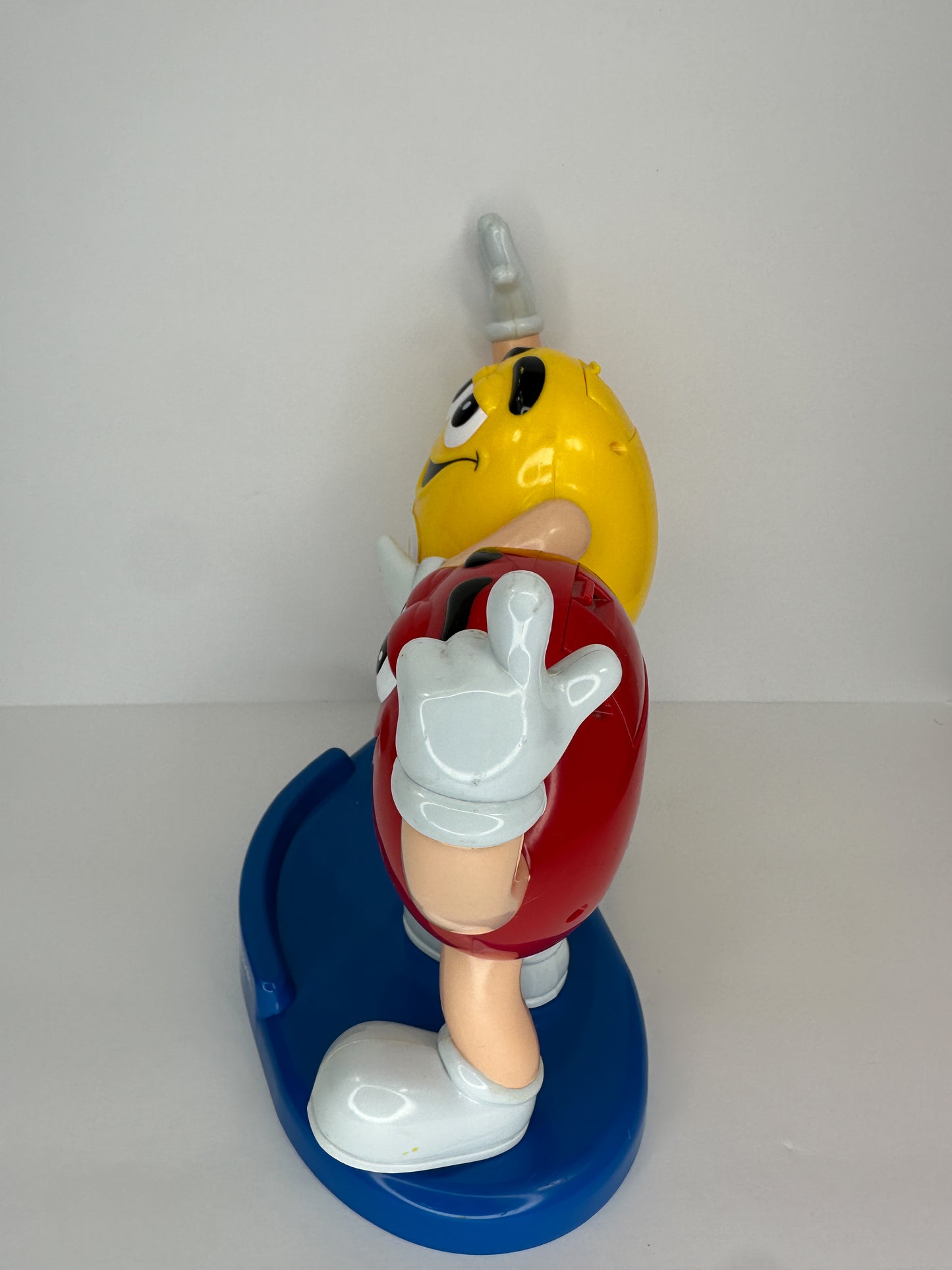 M&M’s Yellow and Red Waving